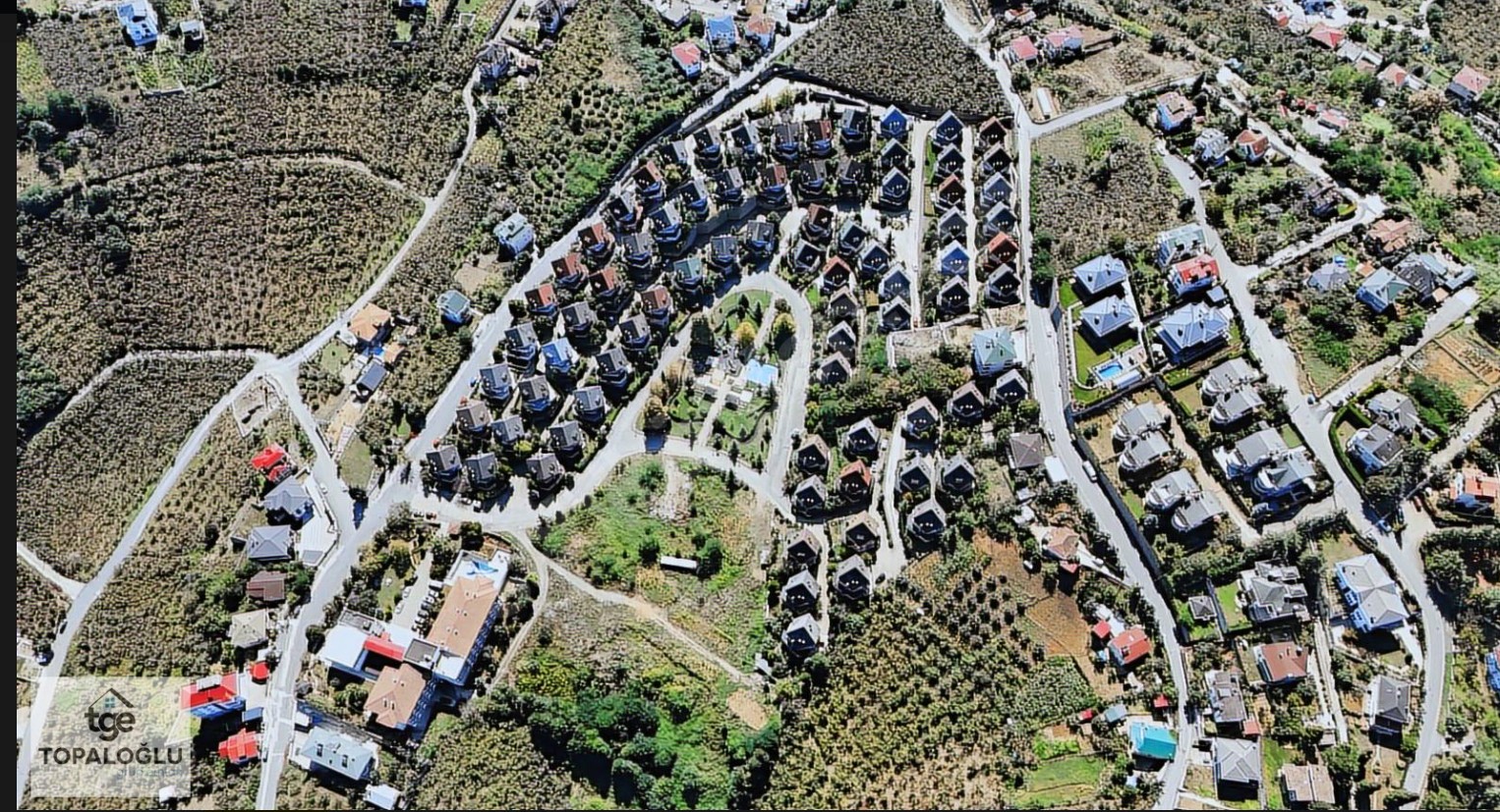 KORUKÖY SİTESİNDE SATILIK TRİPLEKS VİLLA